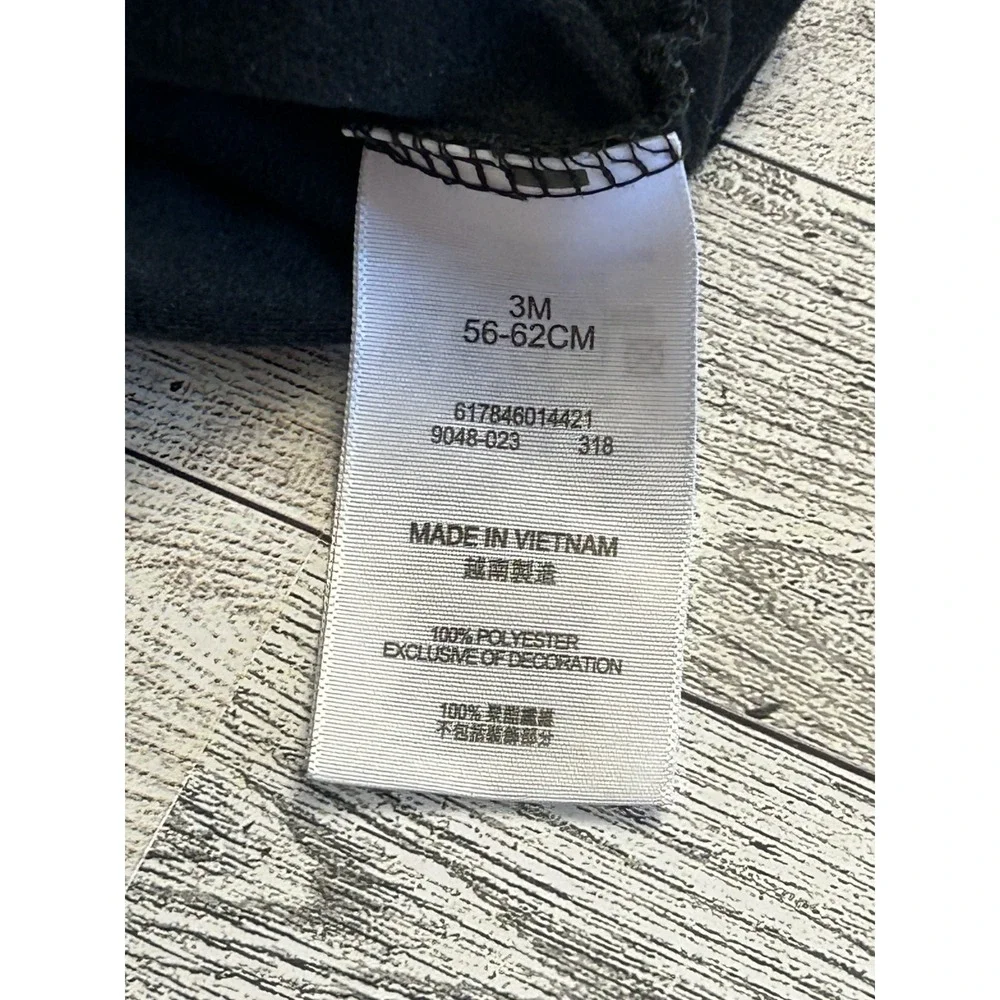 Levis Baby lightweight black Full Zip Track jacket Logo Sleeves SIZE‎ 3 MONTHS